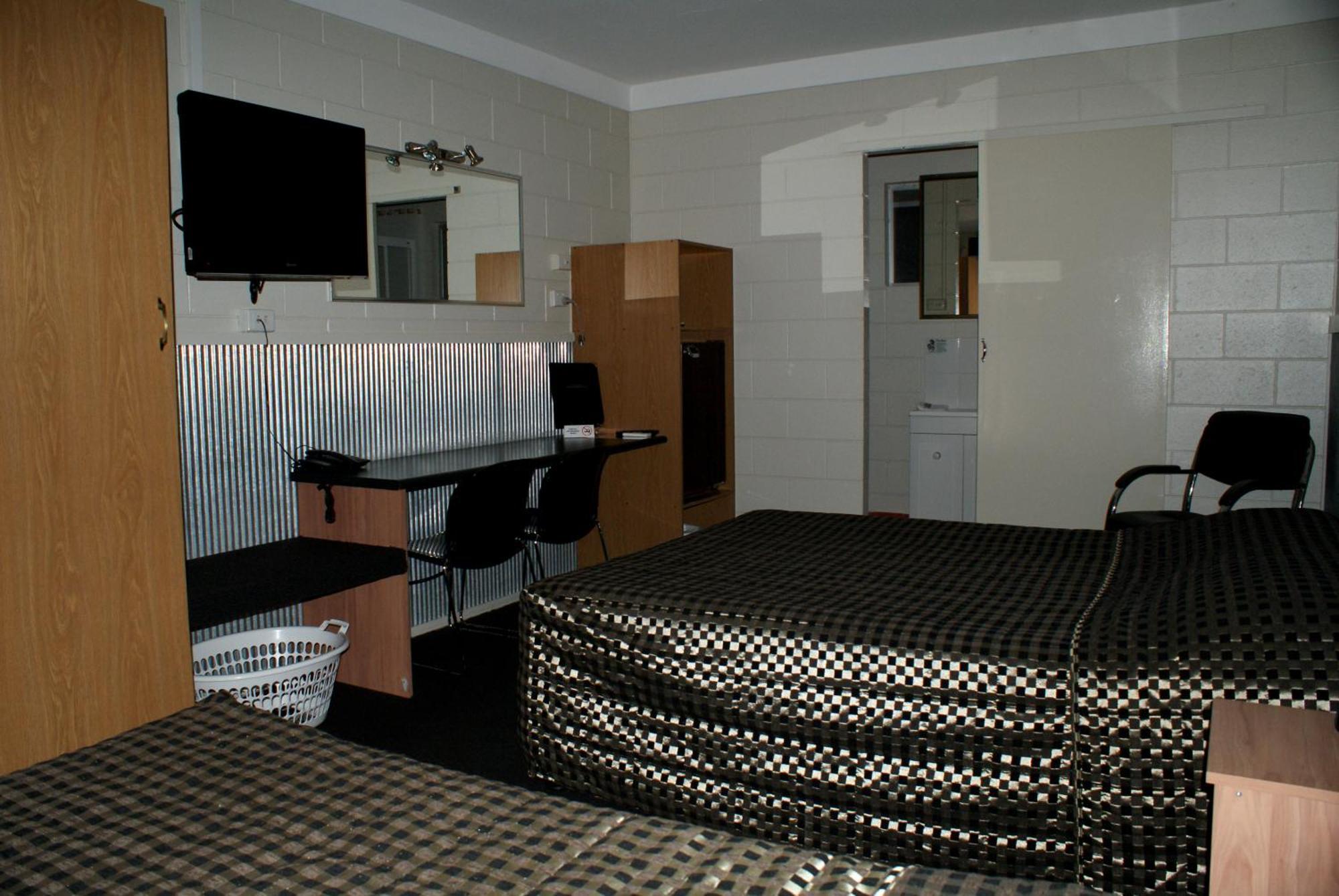 Black Diamond Motel Блэкуотер Экстерьер фото