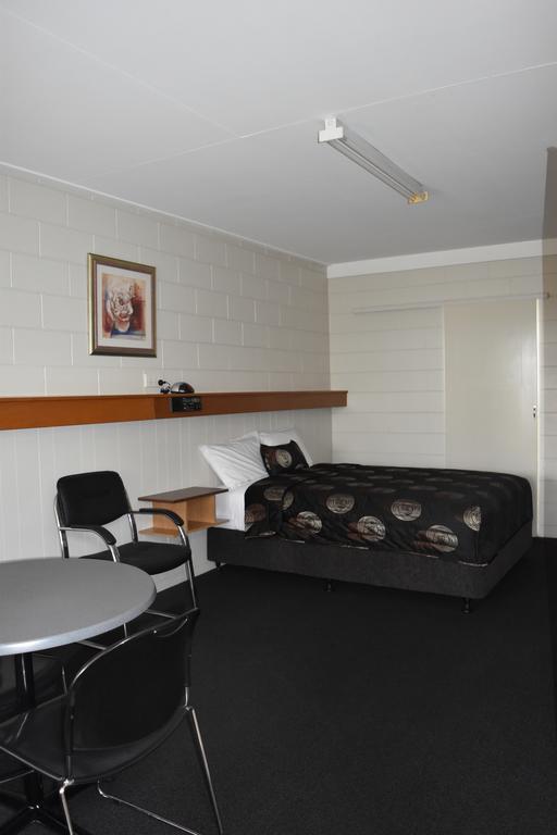 Black Diamond Motel Блэкуотер Номер фото