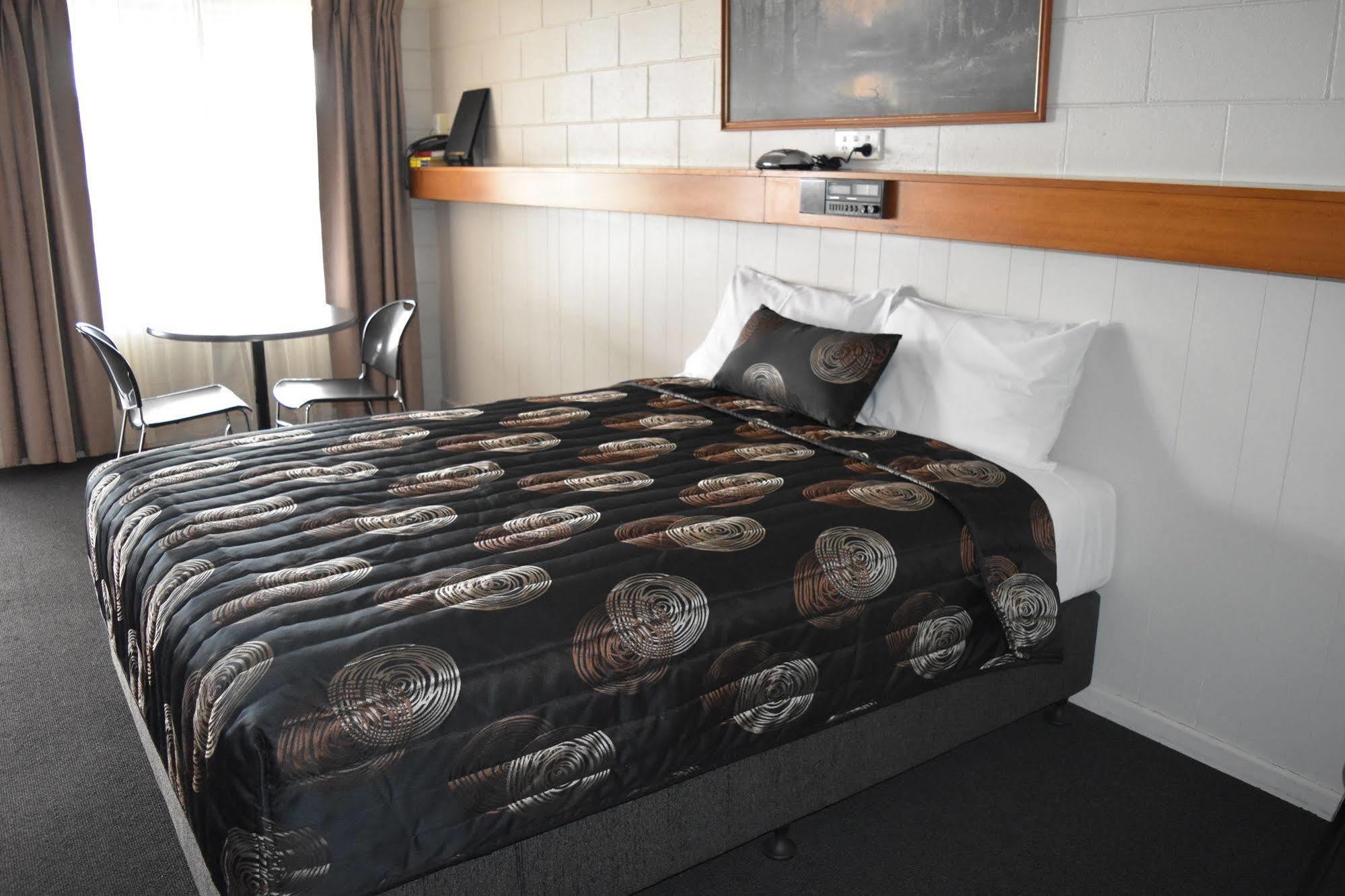 Black Diamond Motel Блэкуотер Экстерьер фото