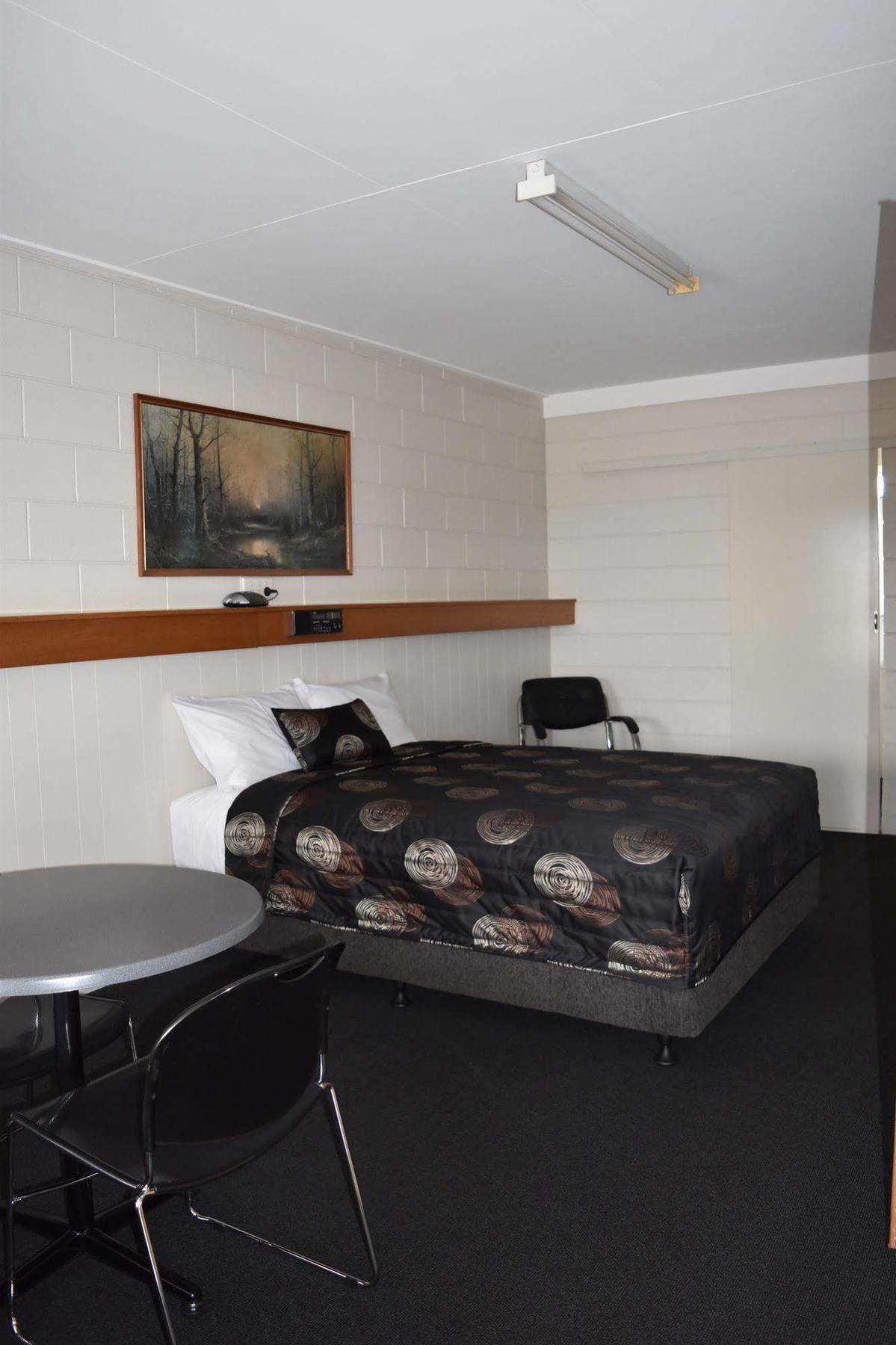 Black Diamond Motel Блэкуотер Экстерьер фото