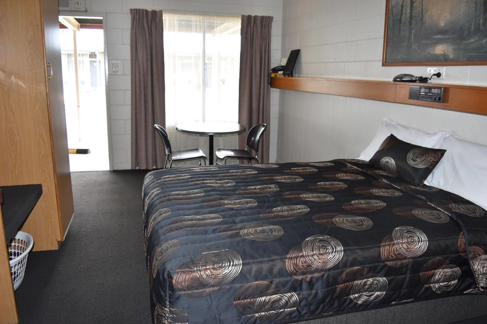 Black Diamond Motel Блэкуотер Экстерьер фото